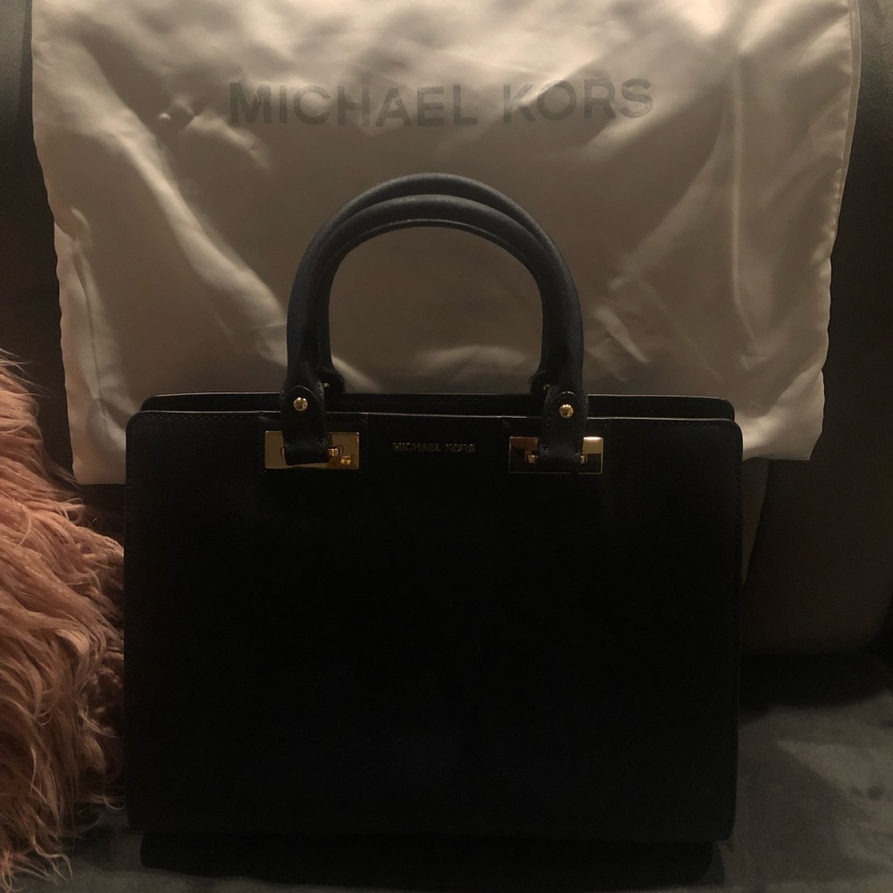 Michael Kors Quinn handbag in navy blue - Picture 3 of 6